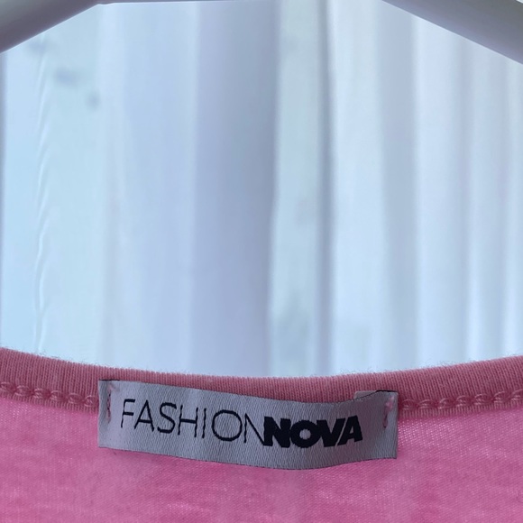 PINK CROPPED GRAPHIC TEE - Picture 3 of 4